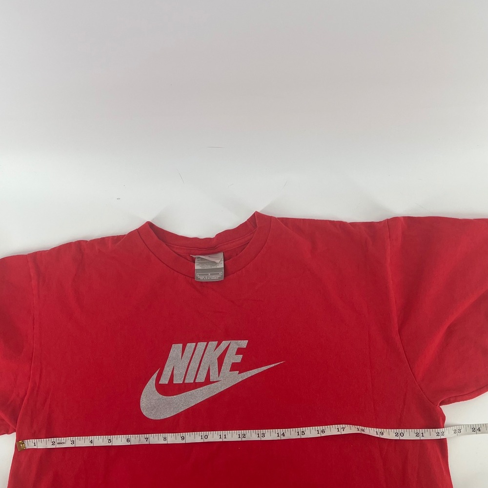 Nike‎ Futura Logo Graphic T-Shirt Mens Large Red Silver Swoosh Silver Tag Y2K - Picture 7 of 8